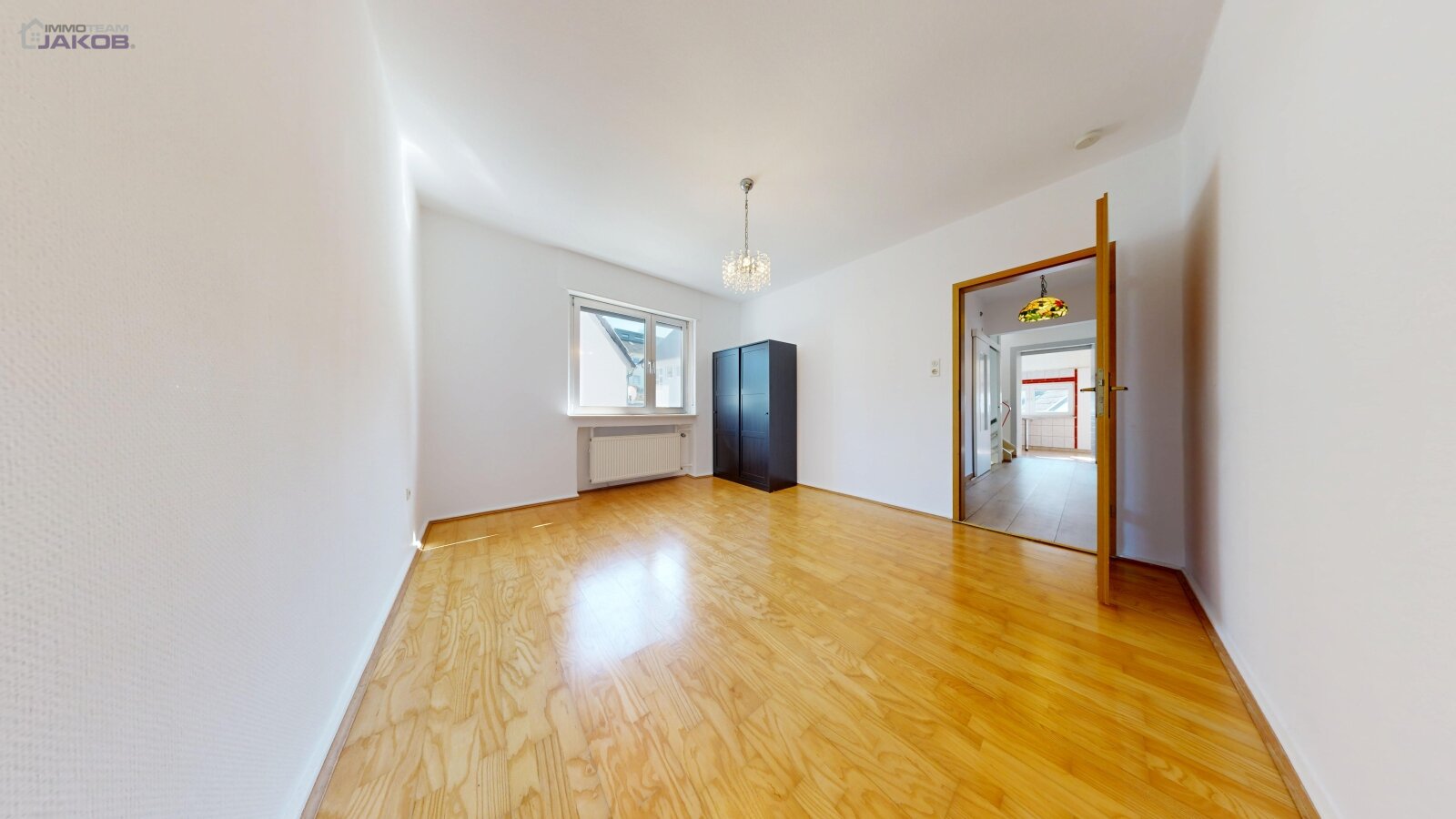 Ein-/Zweifamilienhaus mit Garage und Stellplatz in Miesenbach