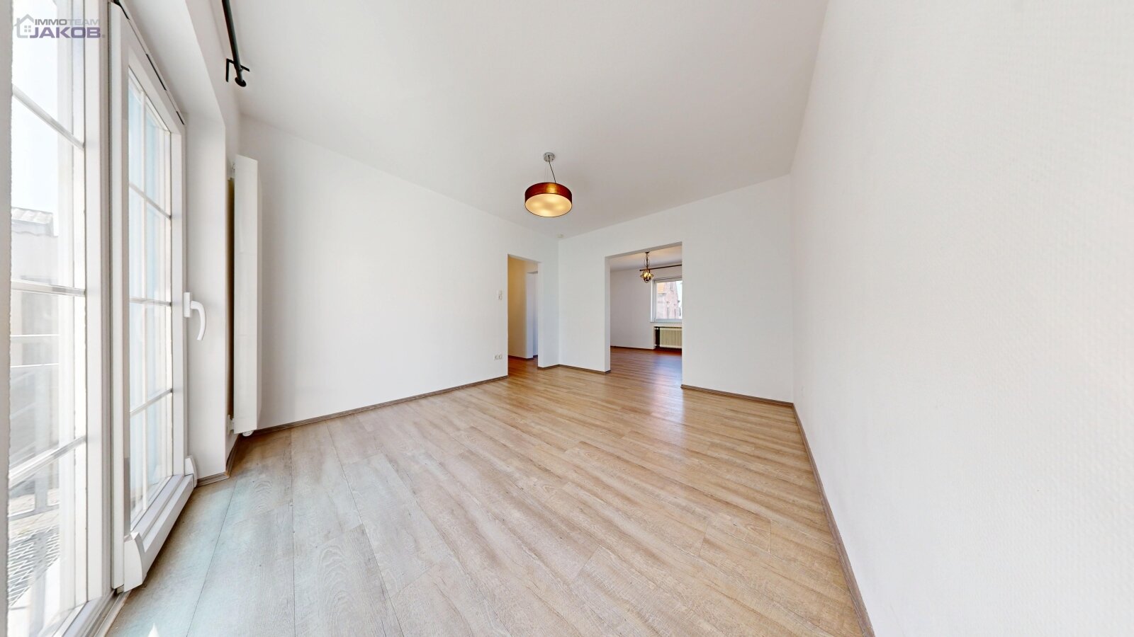 Ein-/Zweifamilienhaus mit Garage und Stellplatz in Miesenbach