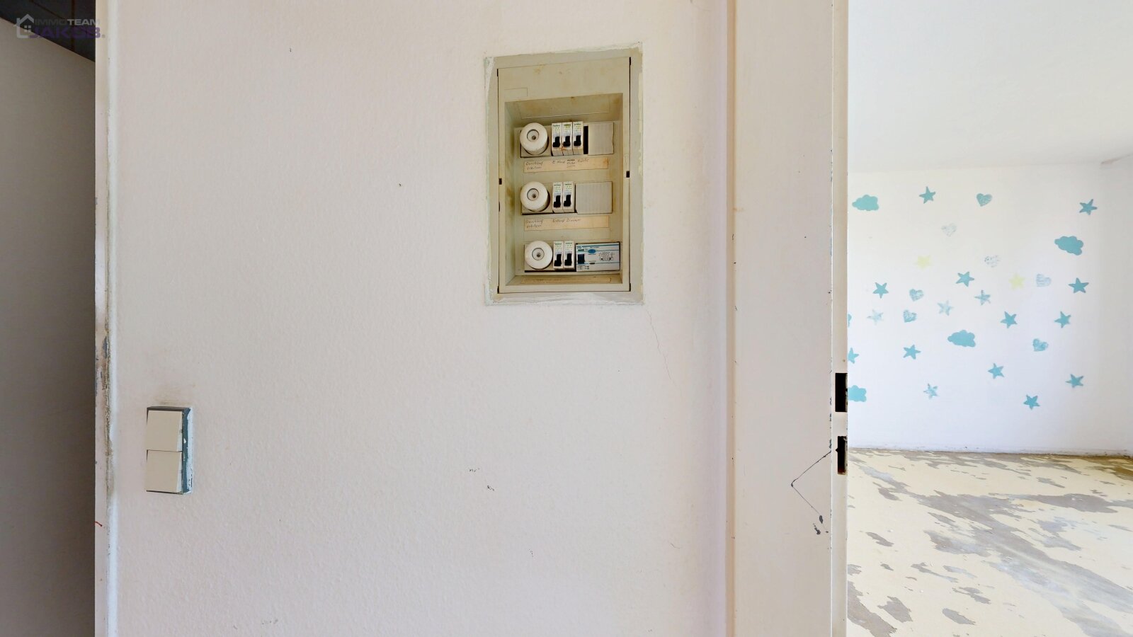 Zentrumsnahe Wohnung mit Loggia: Viel Potenzial auf 83 m² – sofort frei