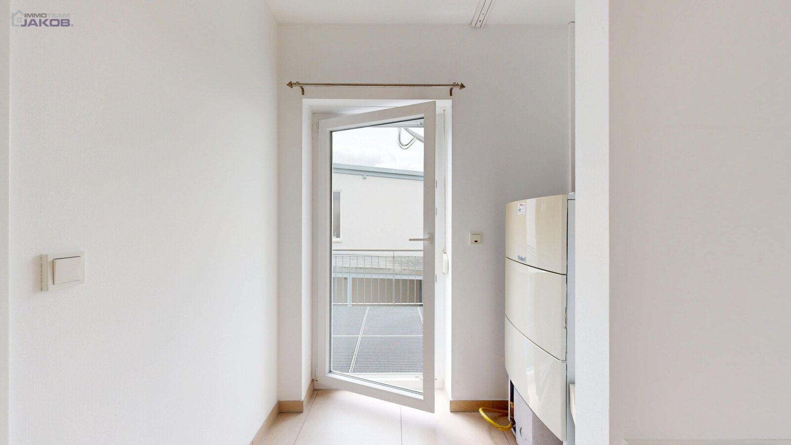 Modernes freistehendes Stadthaus mit Garten in zentraler und ruhiger Bestlage