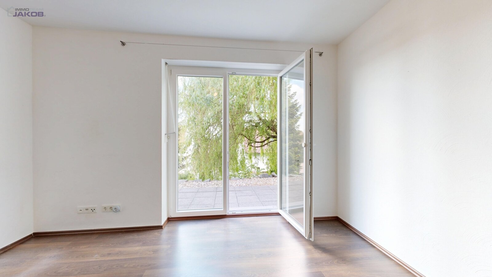 Modernes freistehendes Stadthaus mit Garten in zentraler und ruhiger Bestlage