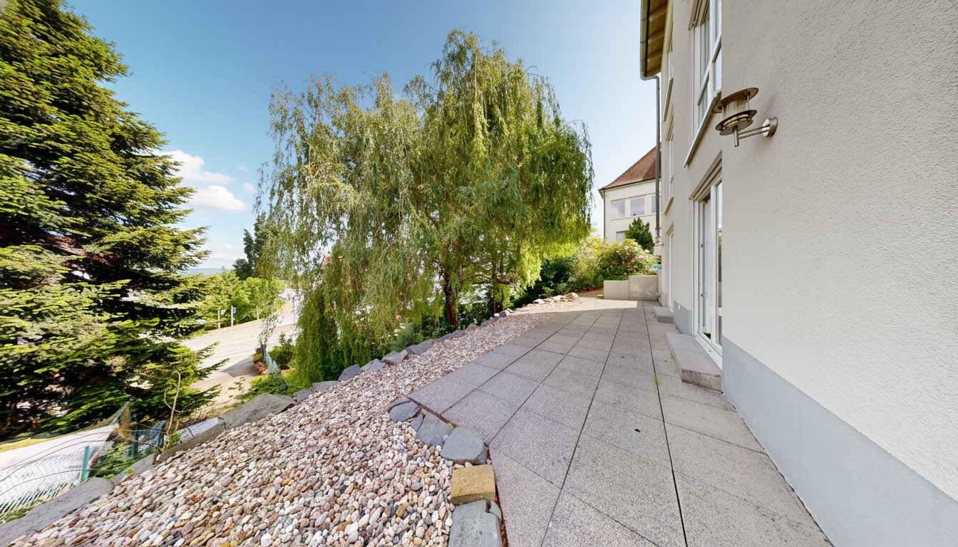 Modernes freistehendes Stadthaus mit Garten in zentraler und ruhiger Bestlage