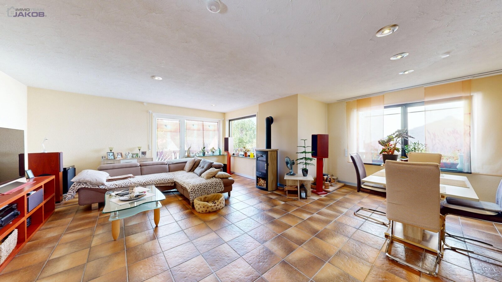 Platz zum Leben | Einfamilienhaus mit Garten, Kaminofen & großzügigem Balkon