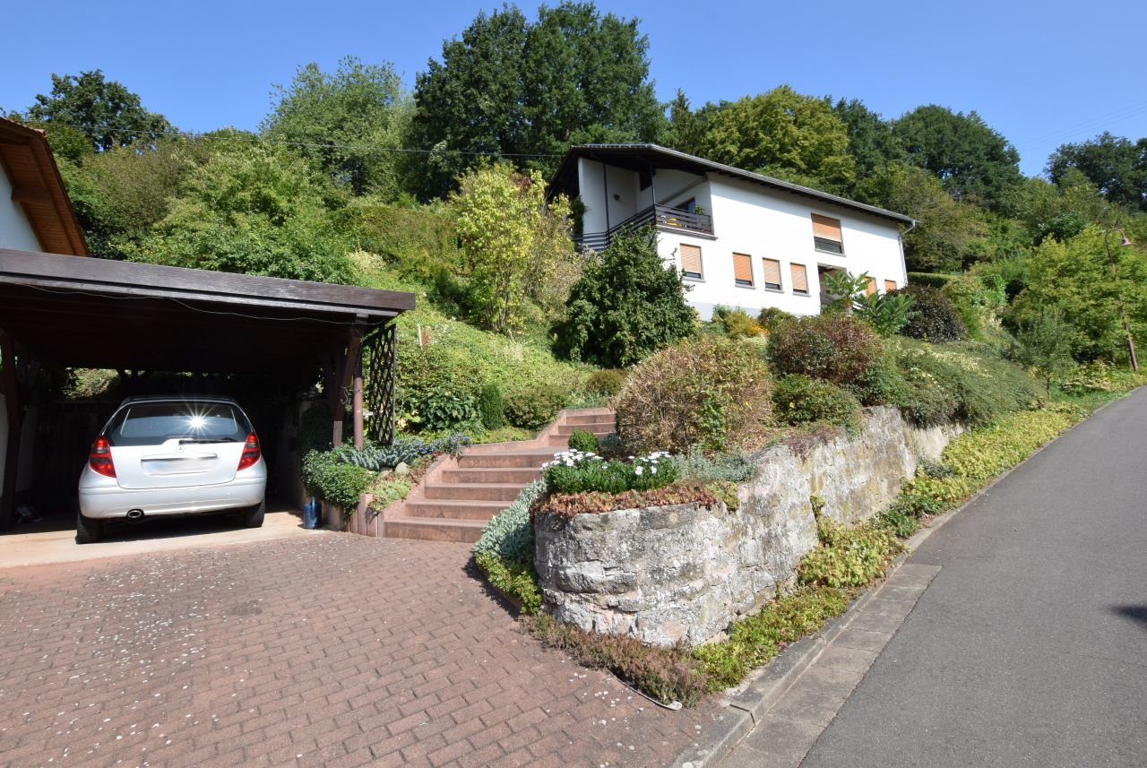 Bezauberndes Ein-/Zweifamilienhaus in idyllischer Lage 