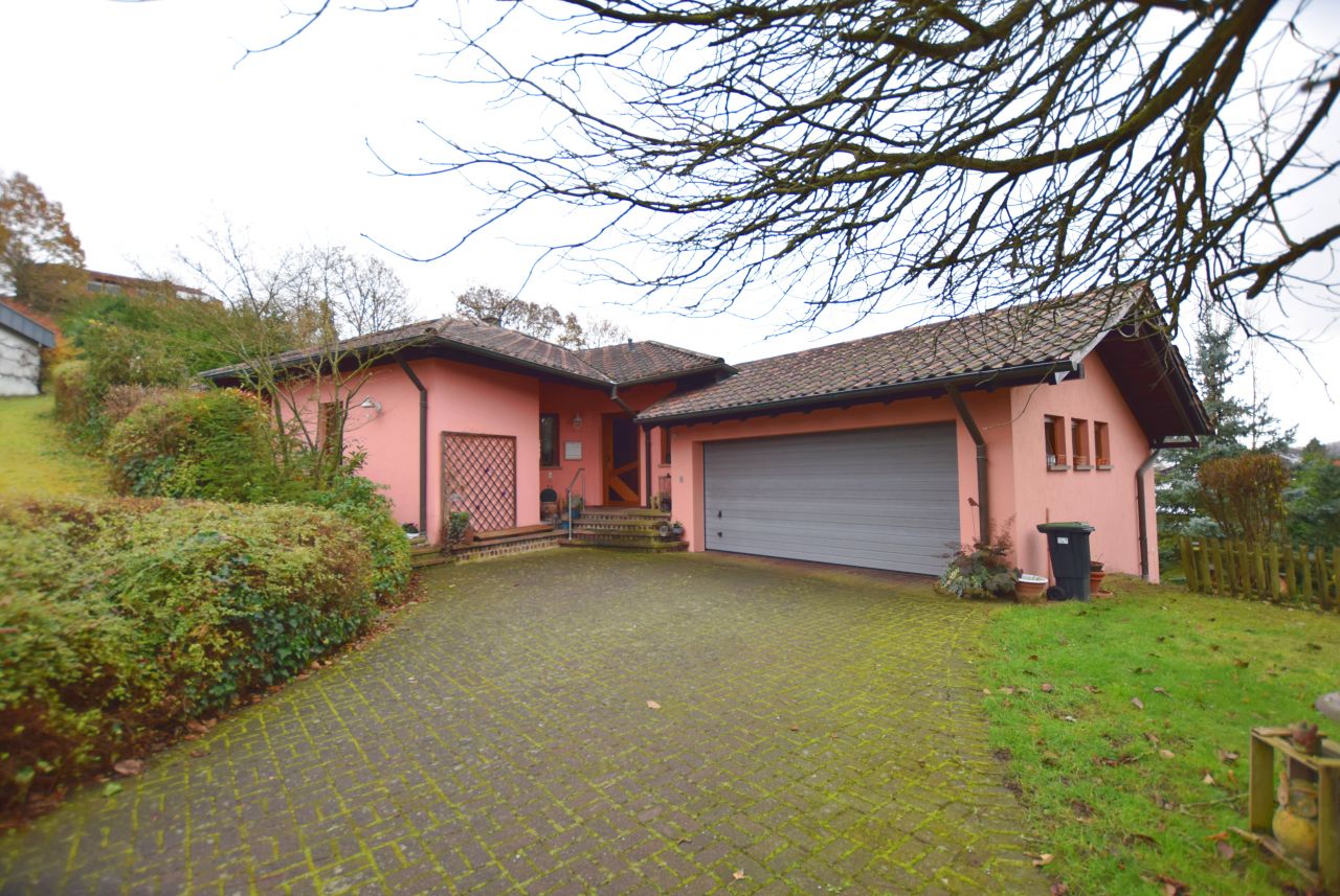 Zukunftsorientiert wohnen - Bungalow mit Freisitz & Garten 