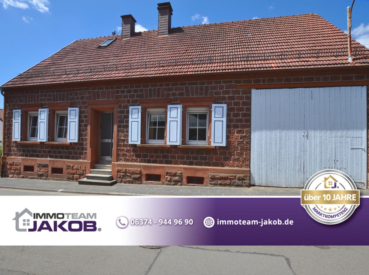 Einfamilienhaus mit Garten, Garage & viel Lagerfläche 