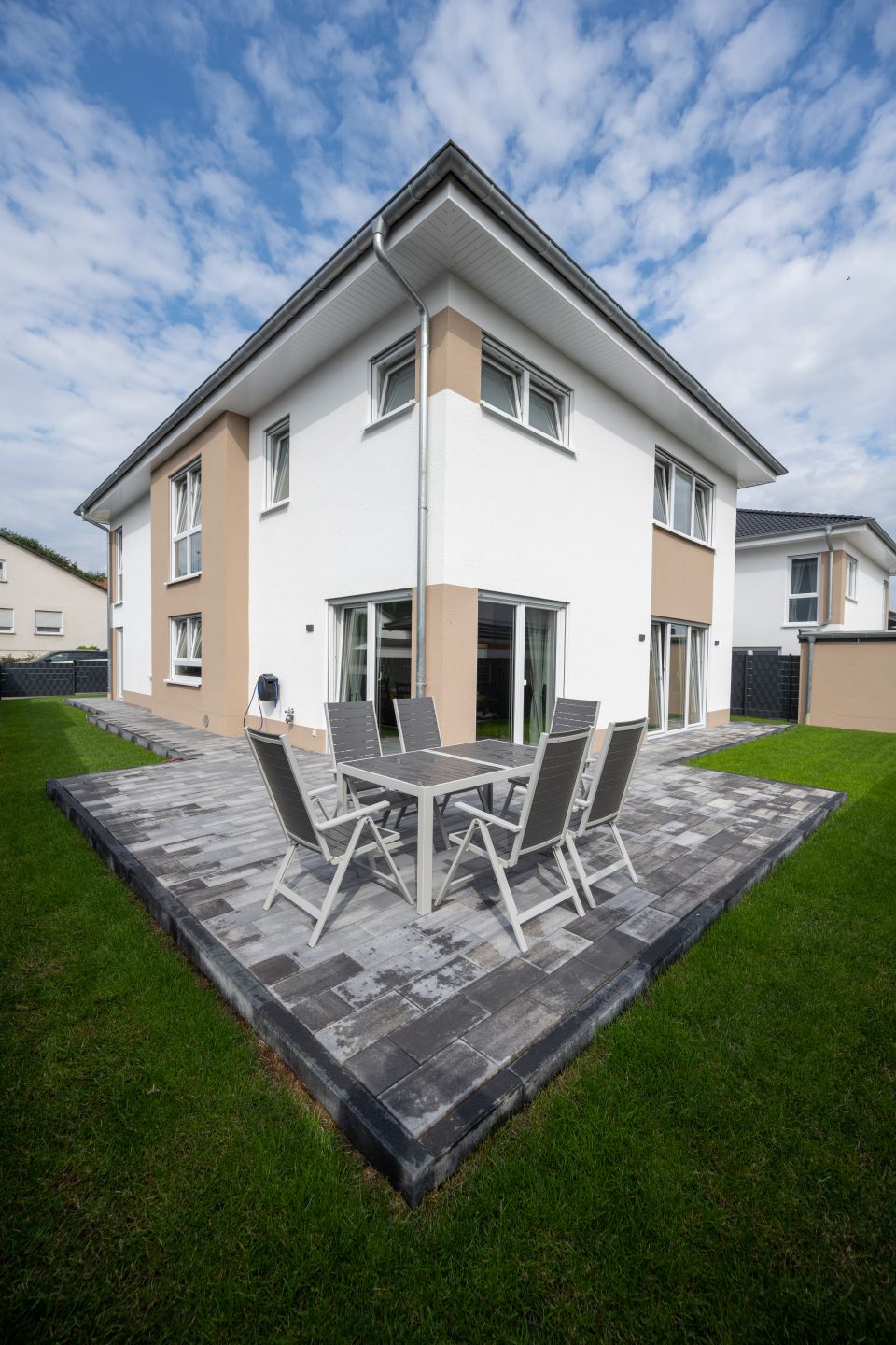 - garden/terrace - garden/terrace