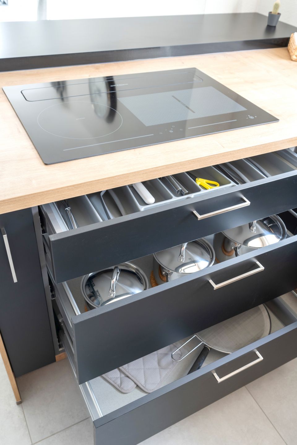 - kitchen - kitchen