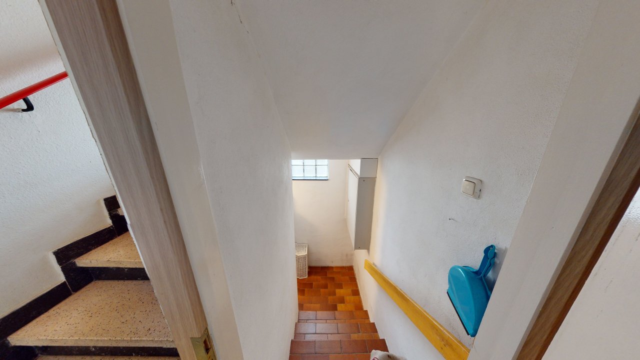 Kellerzugang Treppenhaus EG