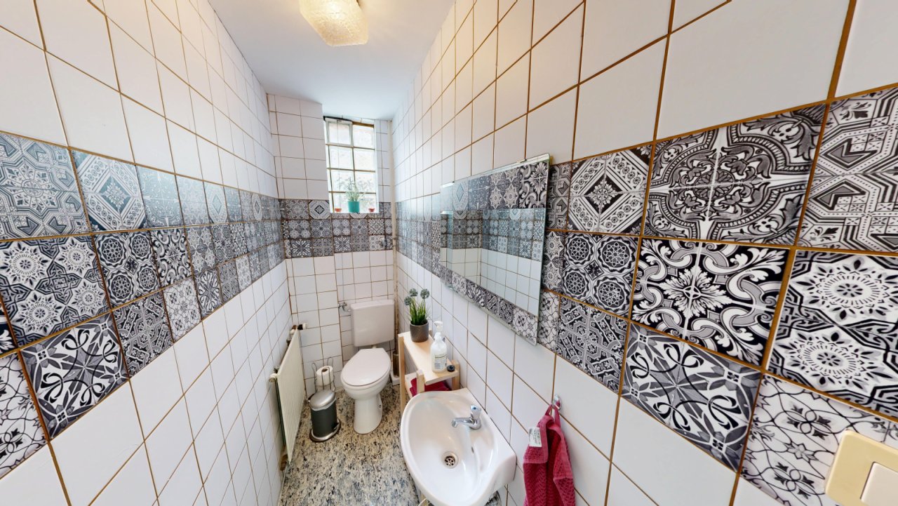 Kunden-WC EG |  Haus 1 | Gewerbe