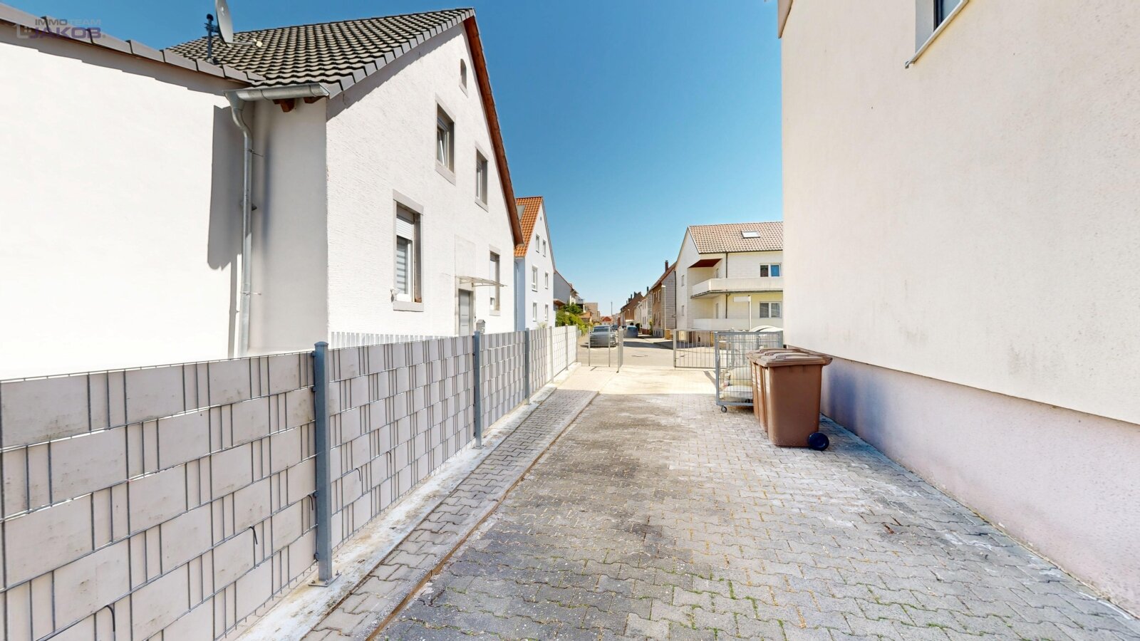 Hof zur hinteren Grünfläche