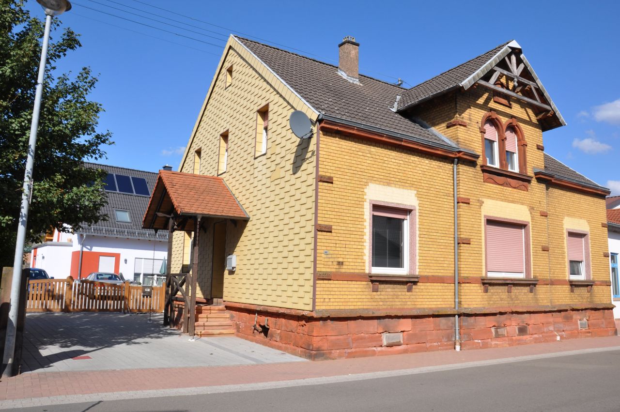 Ideal für die Großfamilie Ein/Zweifamilienhaus mit 210 m² Wohnfläche 