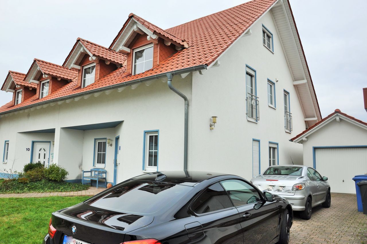 Achtung: Repräsentative Doppelhaushälfte mit Blick in die Ferne! 