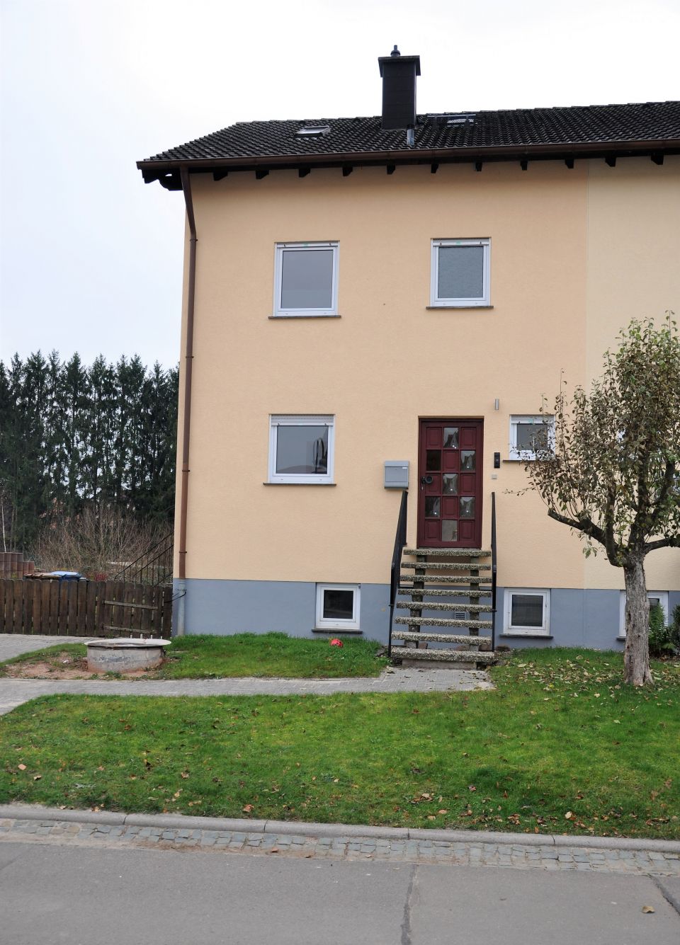 Idyllisch im Grünen wohnen  - Doppelhaushälfte in guter Wohnlage 