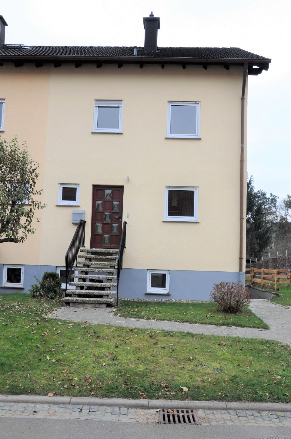 Idyllisch im Grünen wohnen  - Doppelhaushälfte in guter Wohnlage 