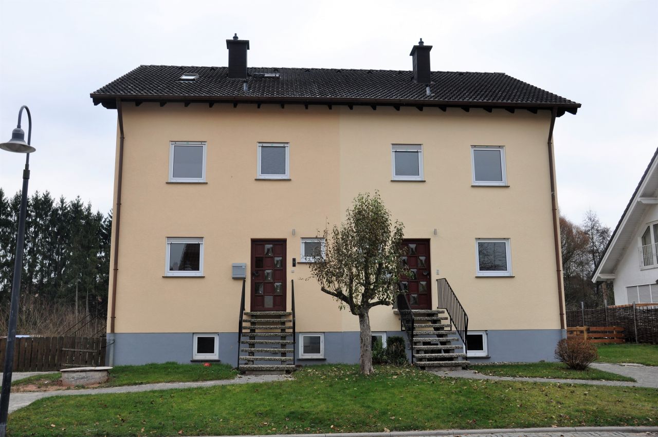 Gepflegtes Doppelhaus in guter Wohnlage zu einem fairen Preis! 