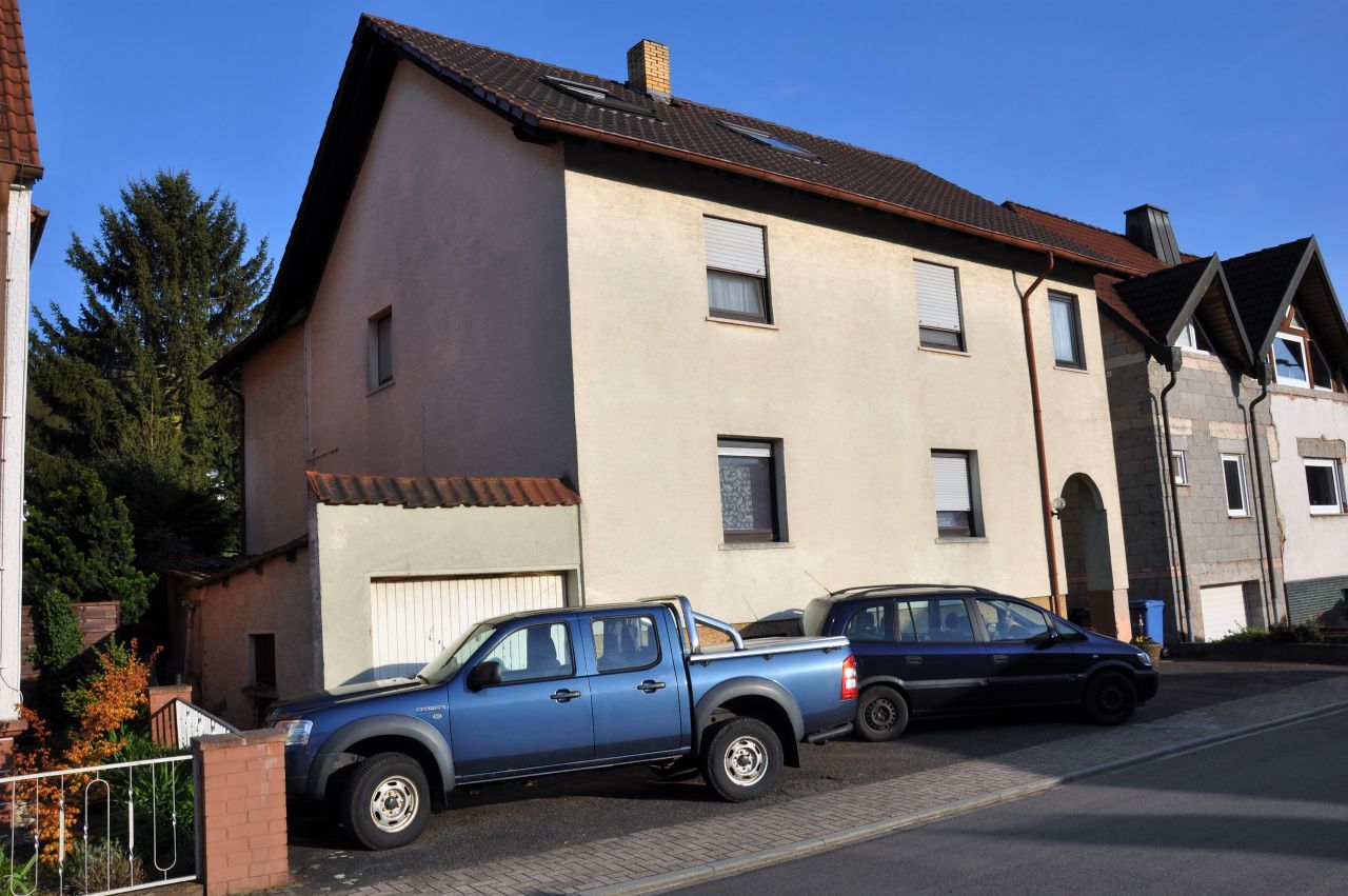 Charmantes Ein-/Zweifamilienhaus am Feldrand in Bann! 