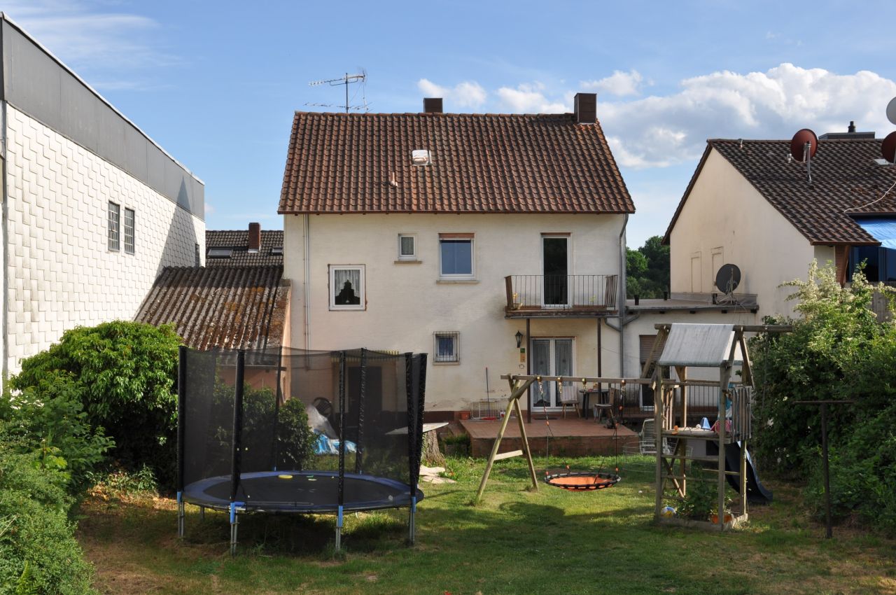  Ein/Zweifamilienhaus mit weitläufigem Garten für die ganze Familie! 