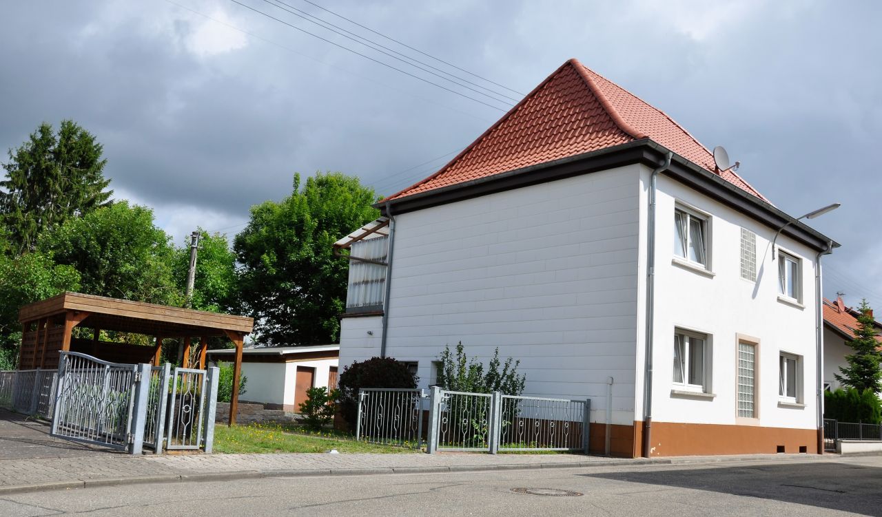  Gepflegtes & freistehendes Einfamilienhaus im Grünen! 