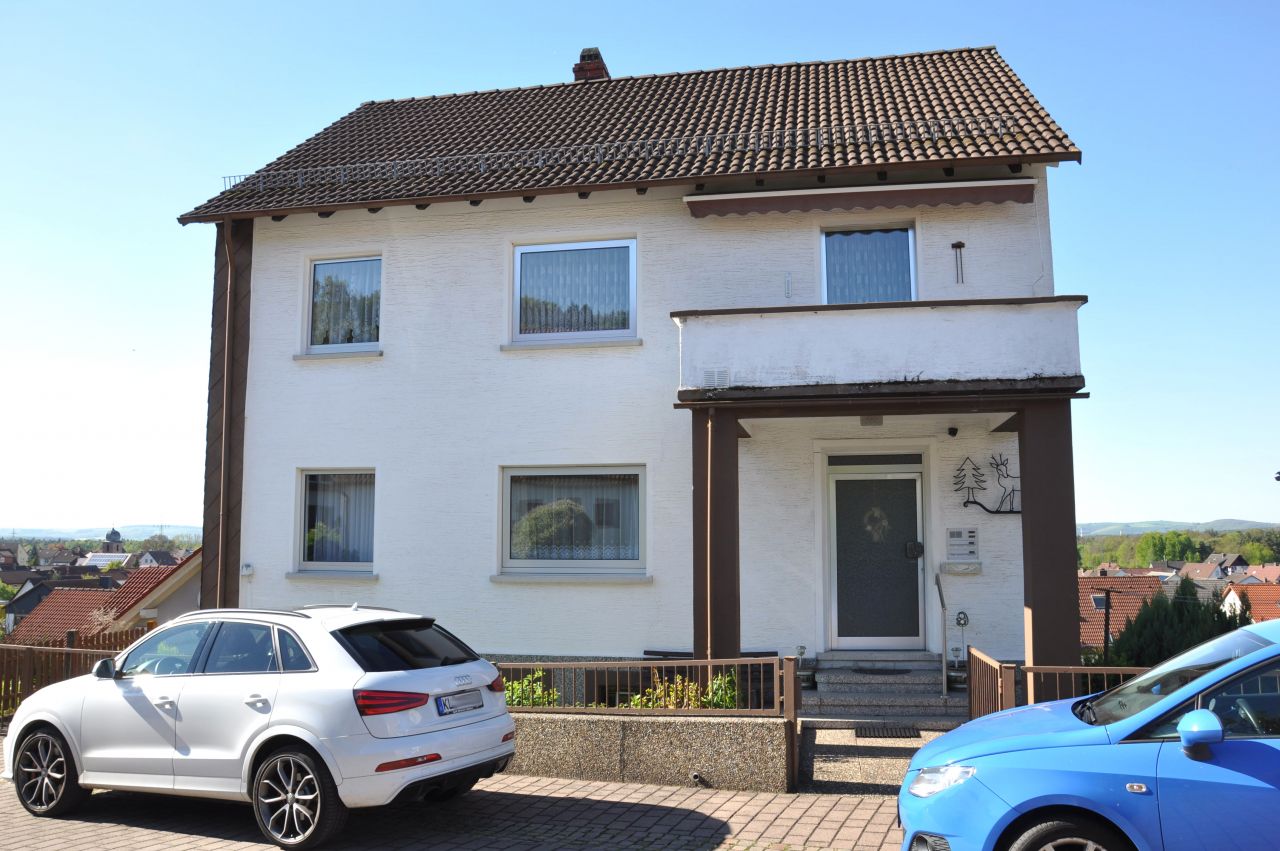  Geräumiges Ein-/Zweifamilienwohnhaus mit Traumblick 