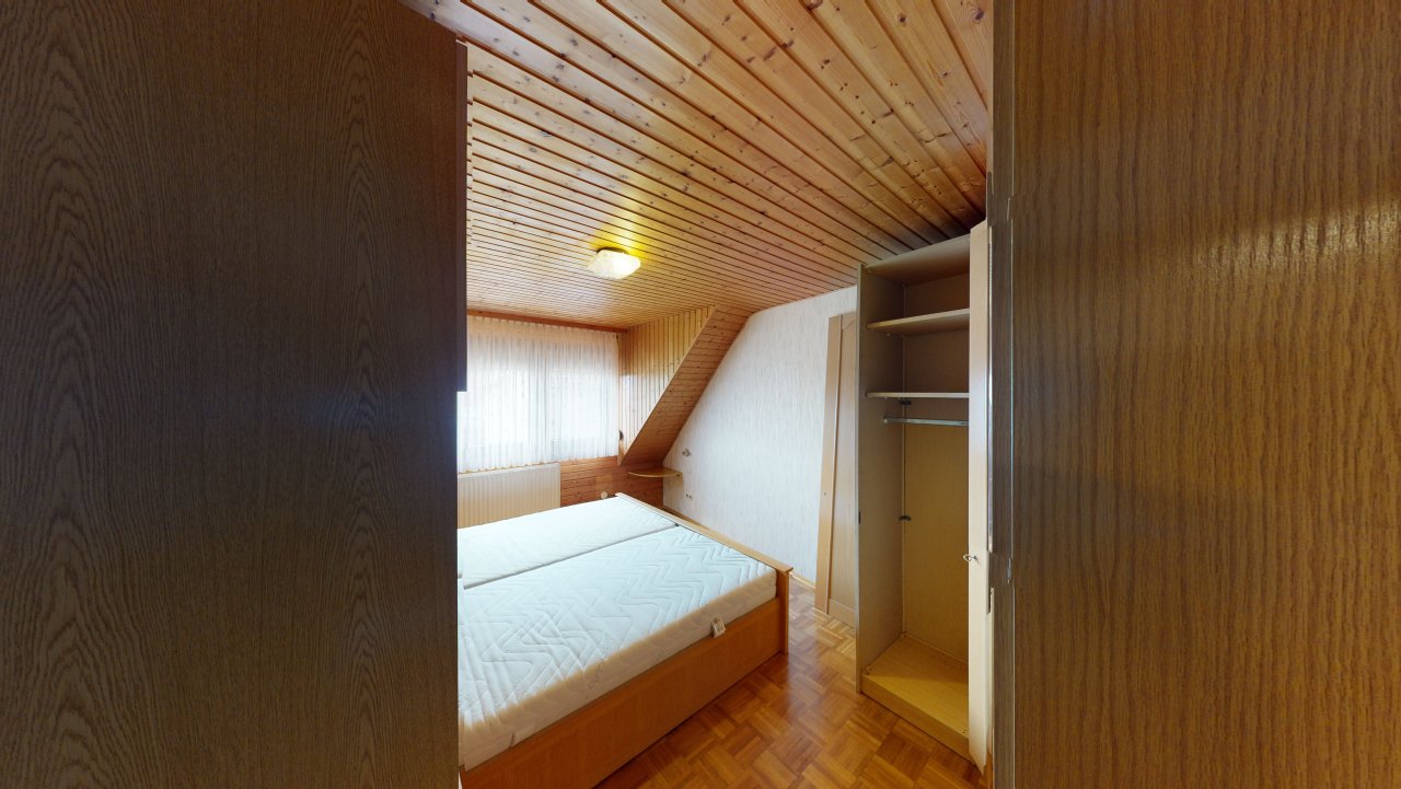 Schlafzimmer 1