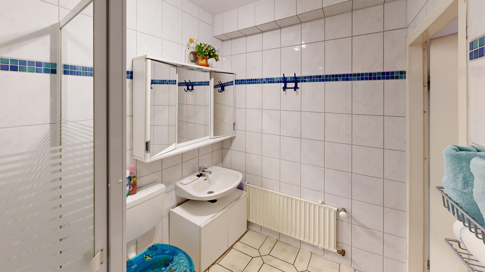 Bad | Einliegerwohnung (links) Bad | Einliegerwohnung (links)