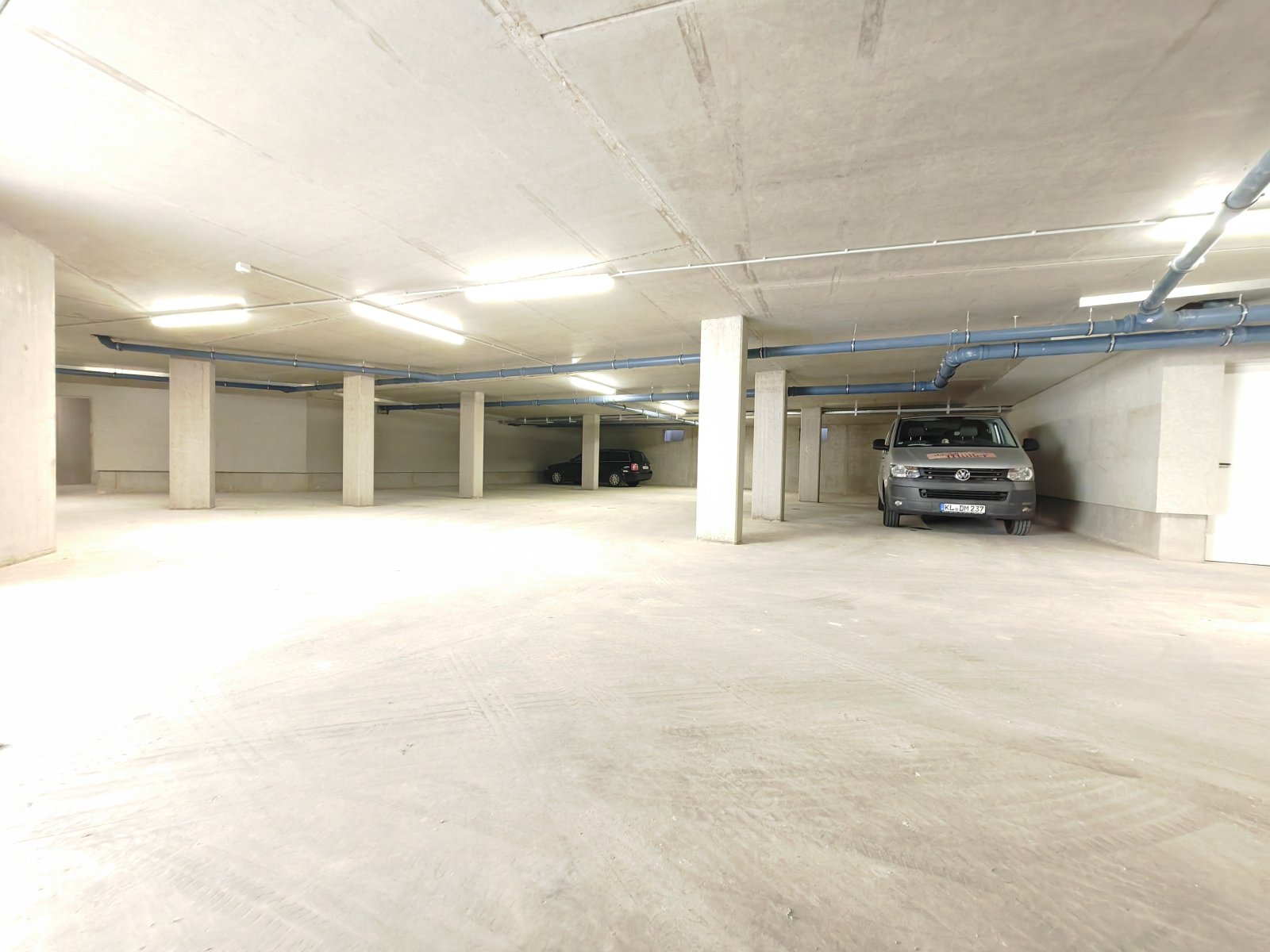 - Tiefgarage - Tiefgarage