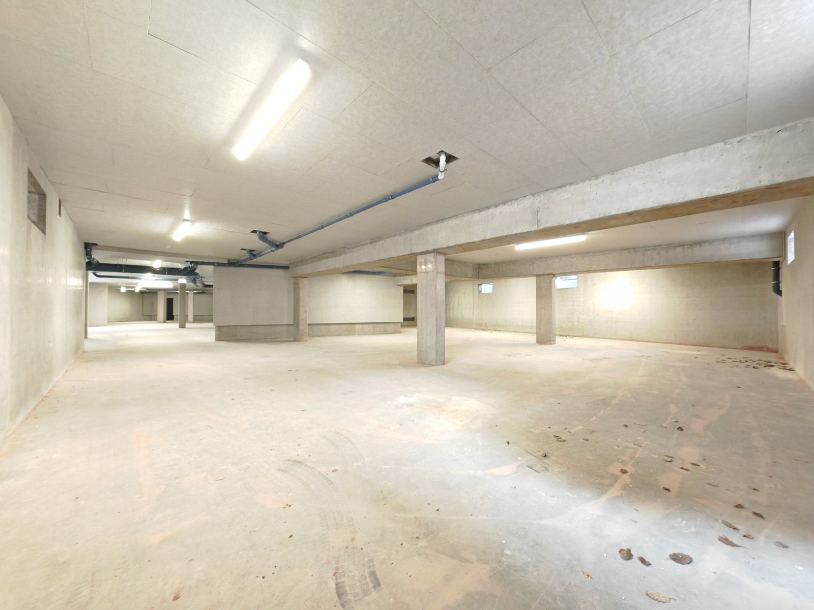 - Tiefgarage - Tiefgarage