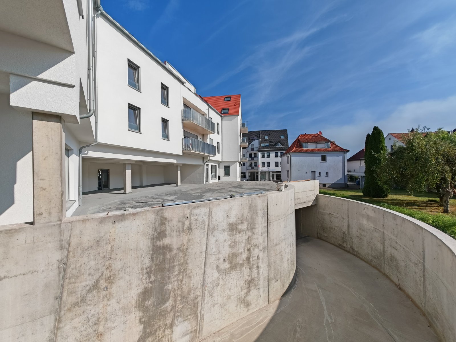 - Einfahrt Tiefgarage - Einfahrt Tiefgarage