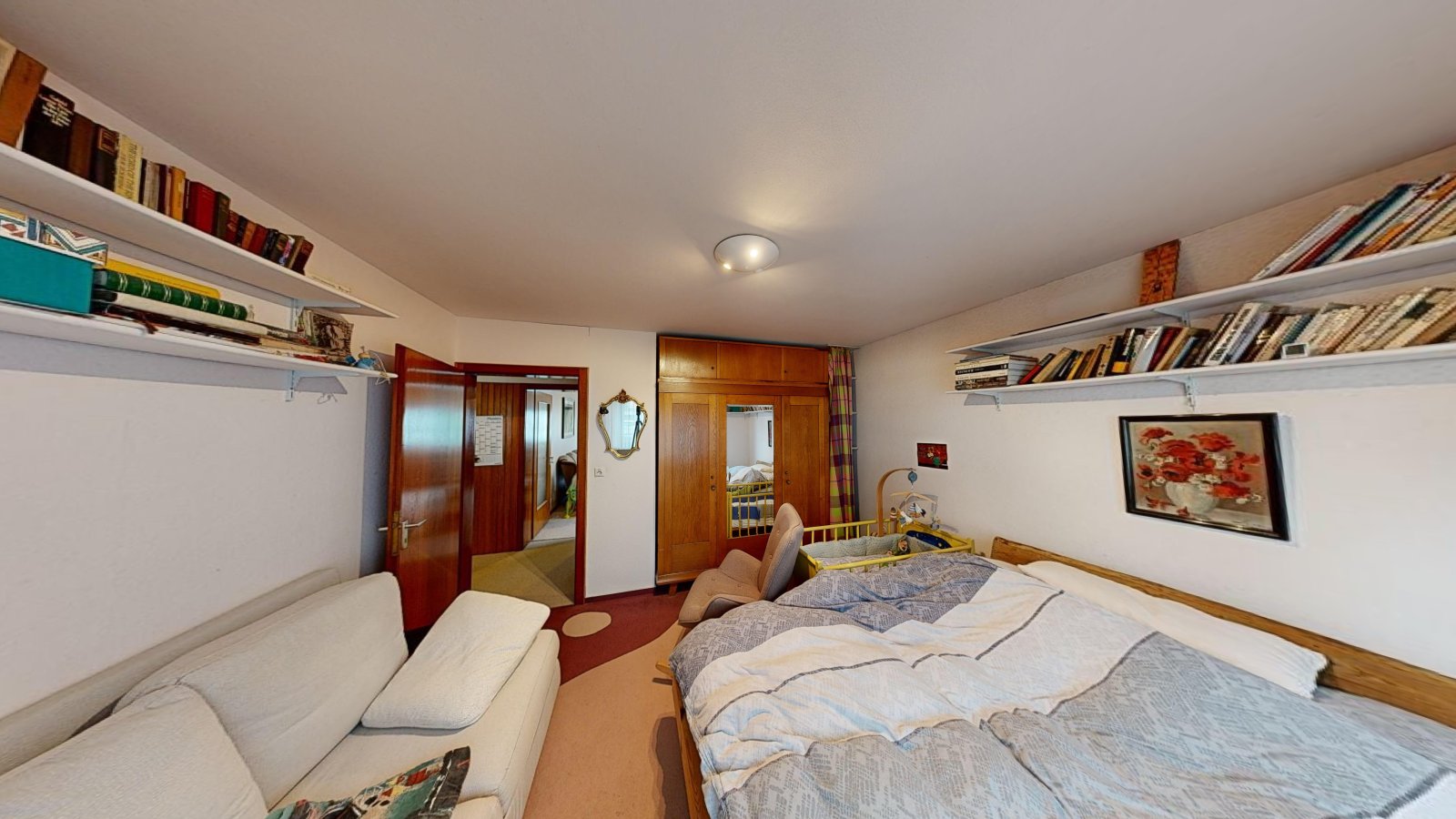 *SOLD*From capital investment to multi-generation house | two-family house with large garden & garage