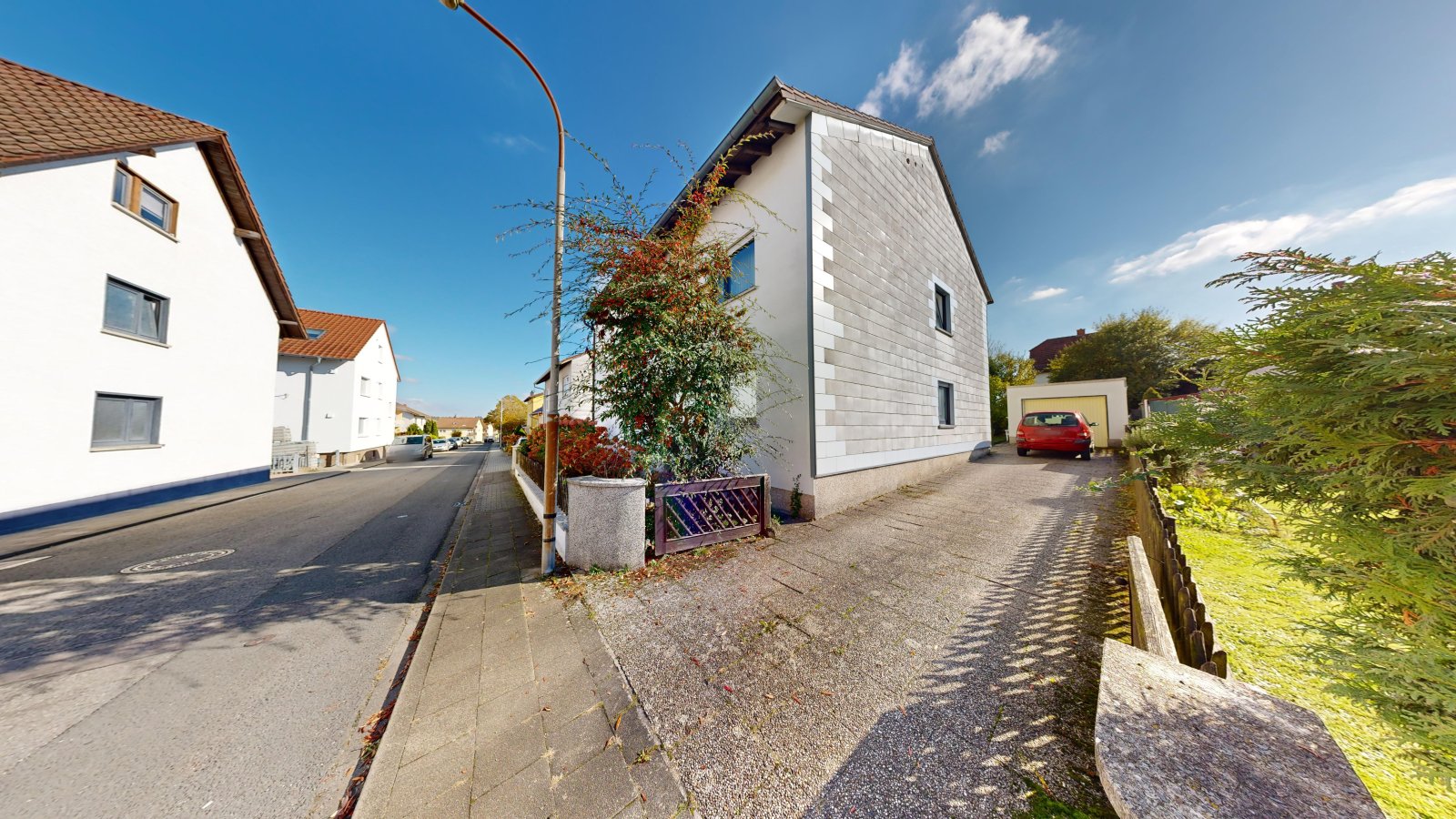 *SOLD*From capital investment to multi-generation house | two-family house with large garden & garage