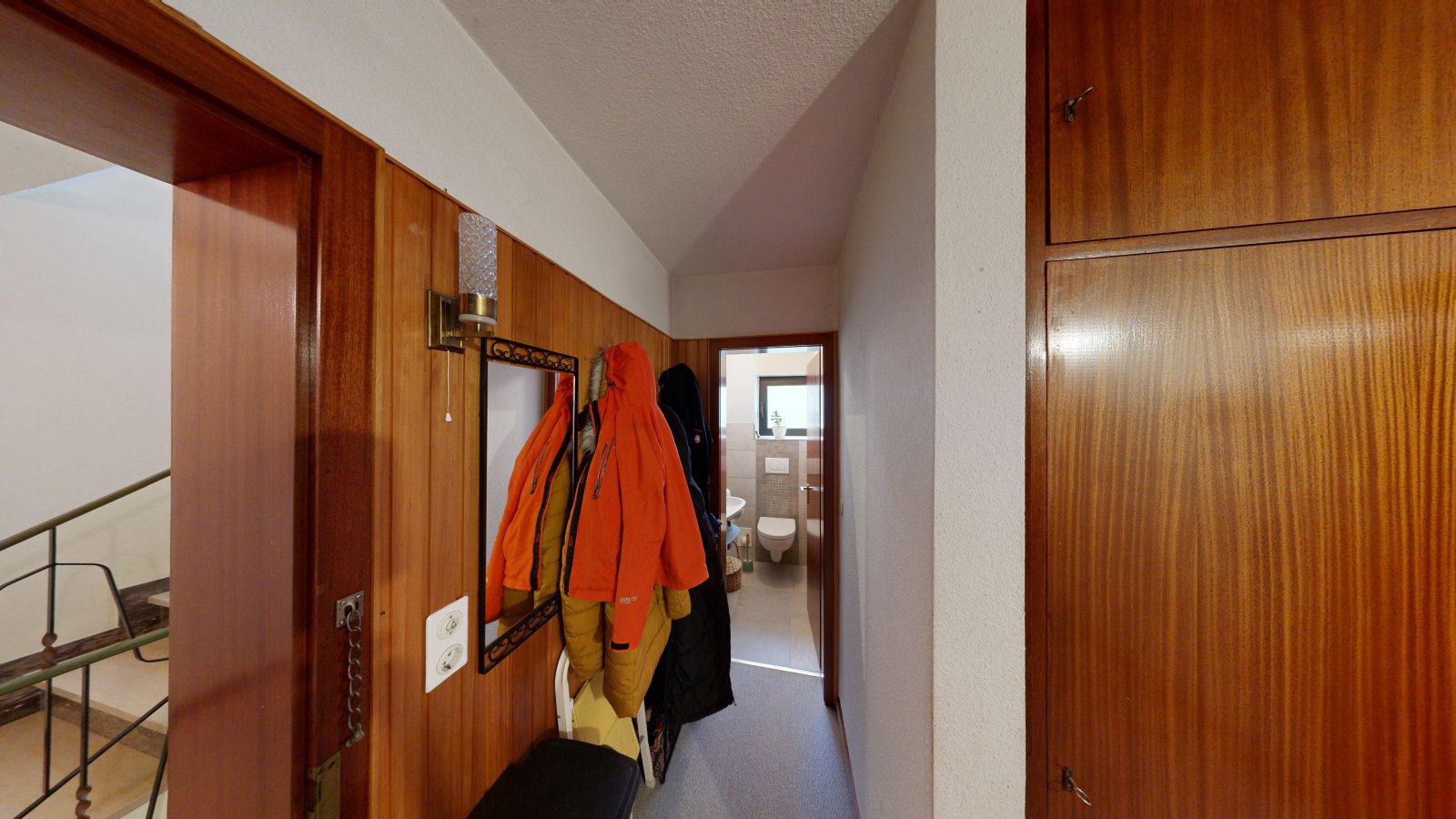 *SOLD*From capital investment to multi-generation house | two-family house with large garden & garage