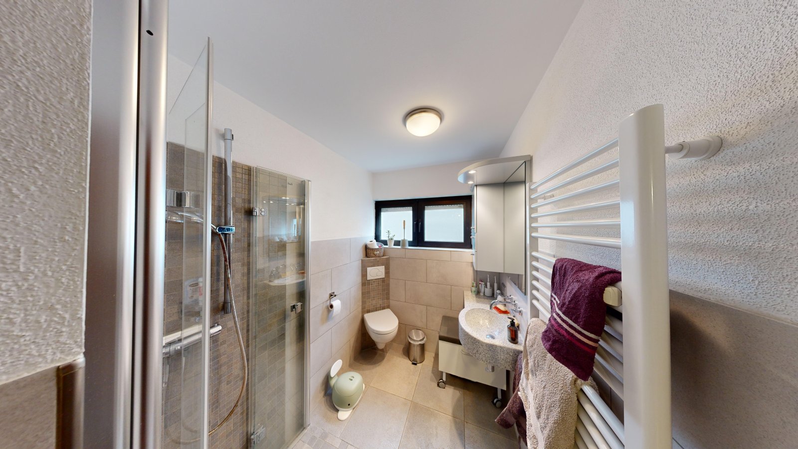 *SOLD*From capital investment to multi-generation house | two-family house with large garden & garage