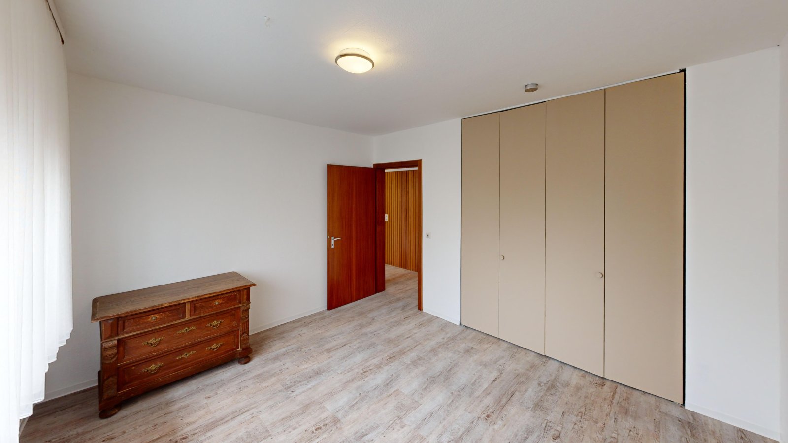 *SOLD*From capital investment to multi-generation house | two-family house with large garden & garage