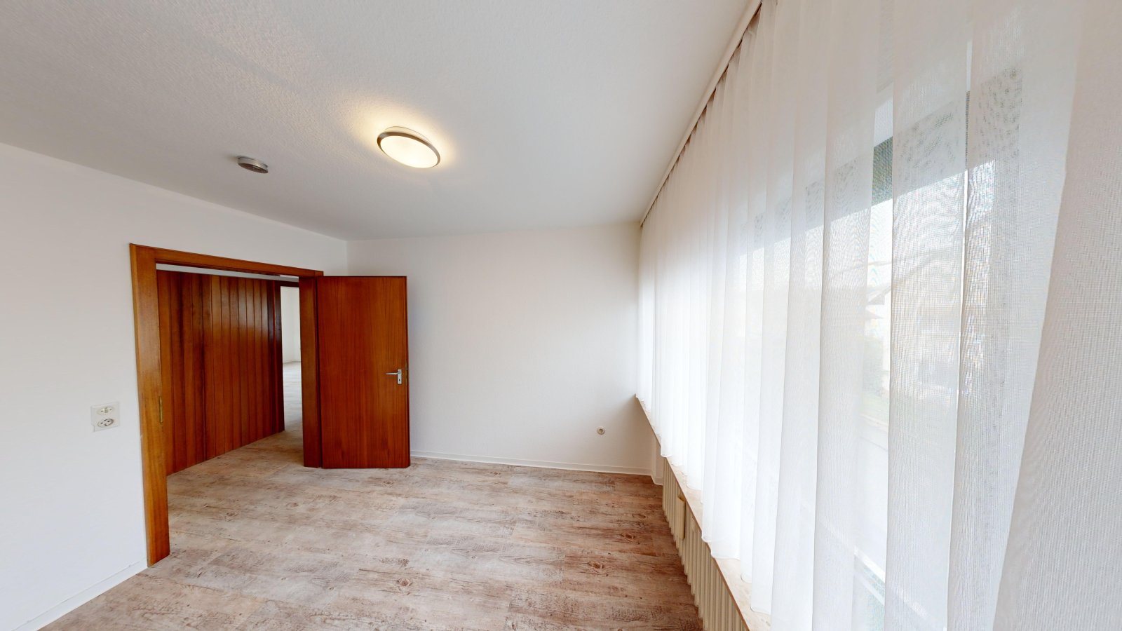 *SOLD*From capital investment to multi-generation house | two-family house with large garden & garage