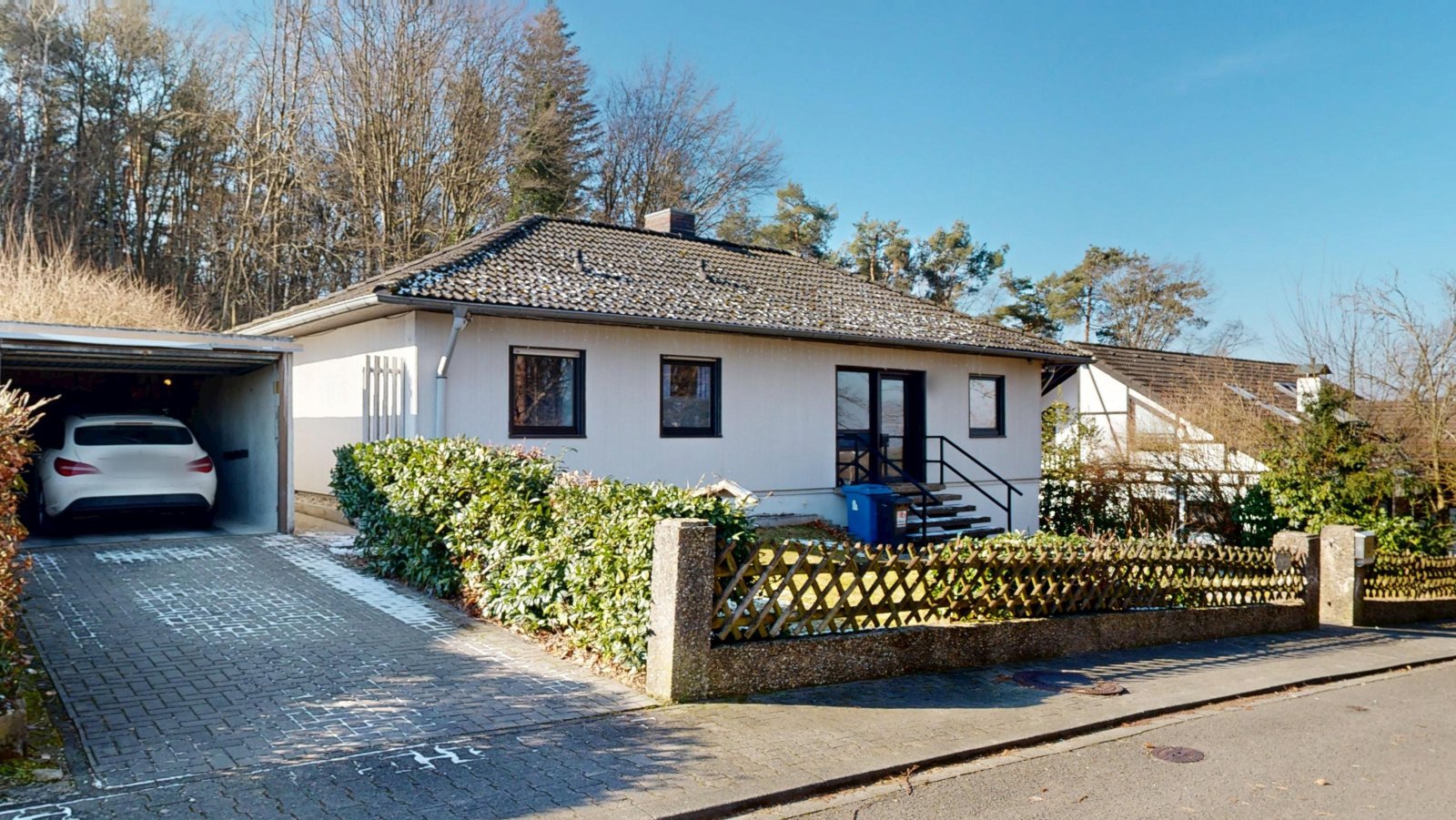 *SOLD*| Leasehold on the edge of the forest | detached house with granny apt., garden & garage
