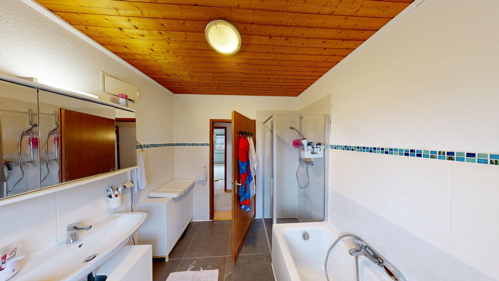 *SOLD*| Leasehold on the edge of the forest | detached house with granny apt., garden & garage