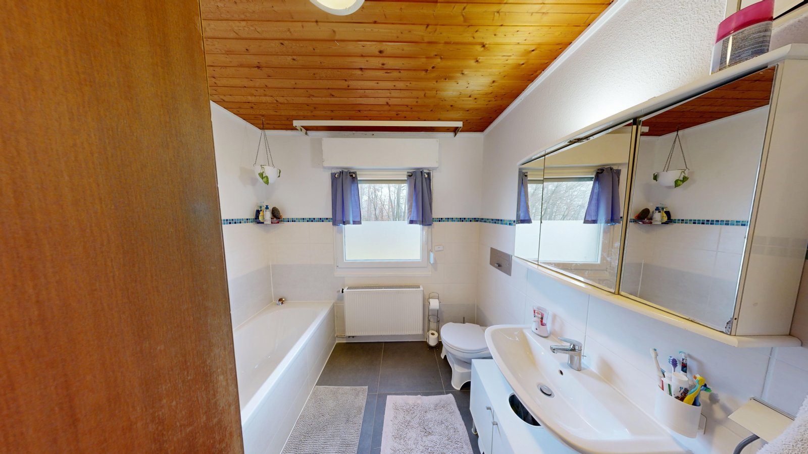 *SOLD*| Leasehold on the edge of the forest | detached house with granny apt., garden & garage