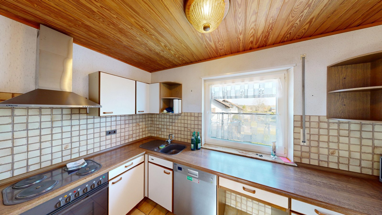 *SOLD* Family-friendly residential area | detached house with garden & garage