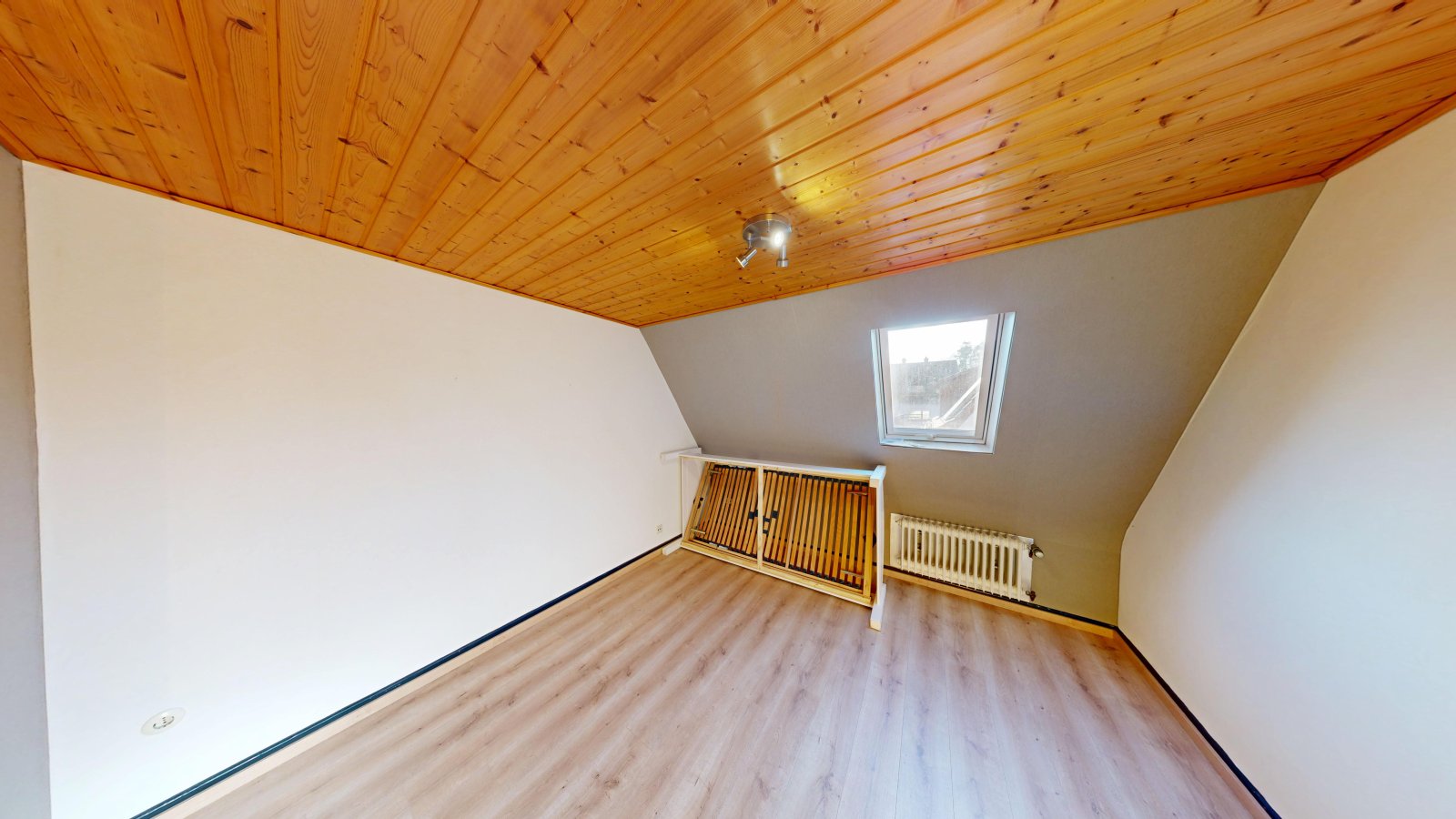 *SOLD* Family-friendly residential area | detached house with garden & garage