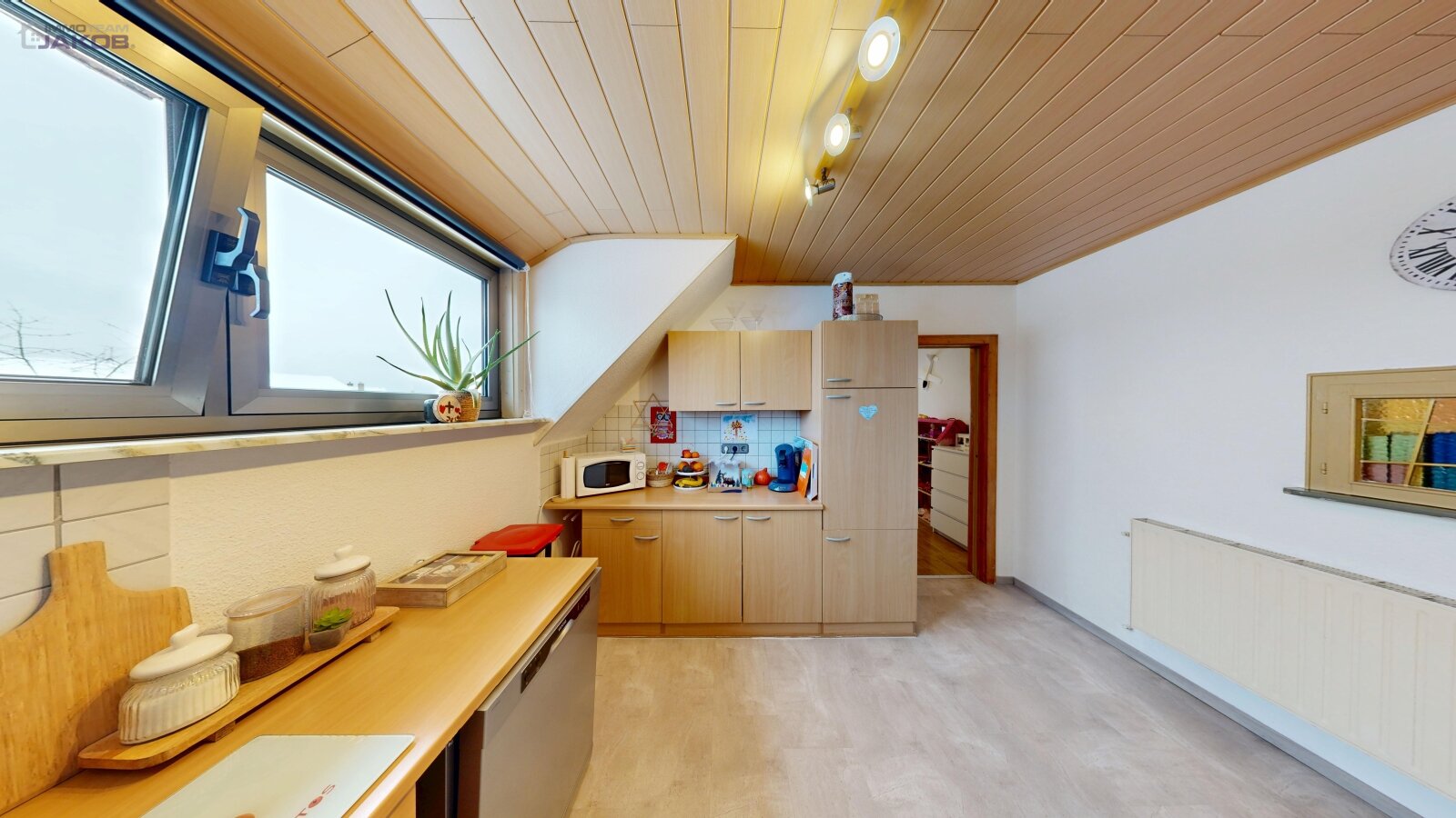 *SOLD* | Detached two-family house with garden & garages in a family-friendly residential area