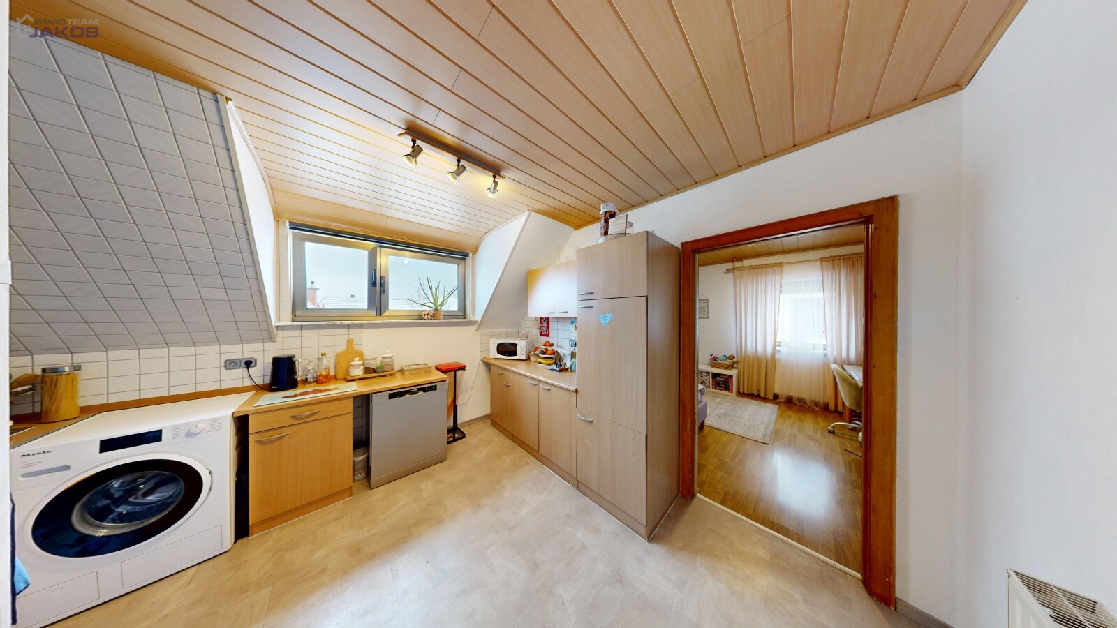 *SOLD* | Detached two-family house with garden & garages in a family-friendly residential area