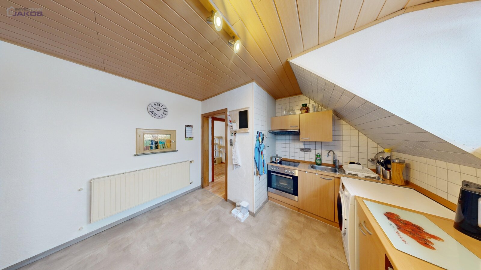 *SOLD* | Detached two-family house with garden & garages in a family-friendly residential area