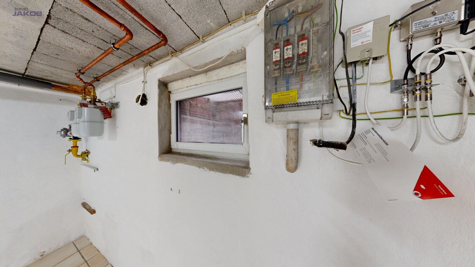 *SOLD* | Detached two-family house with garden & garages in a family-friendly residential area