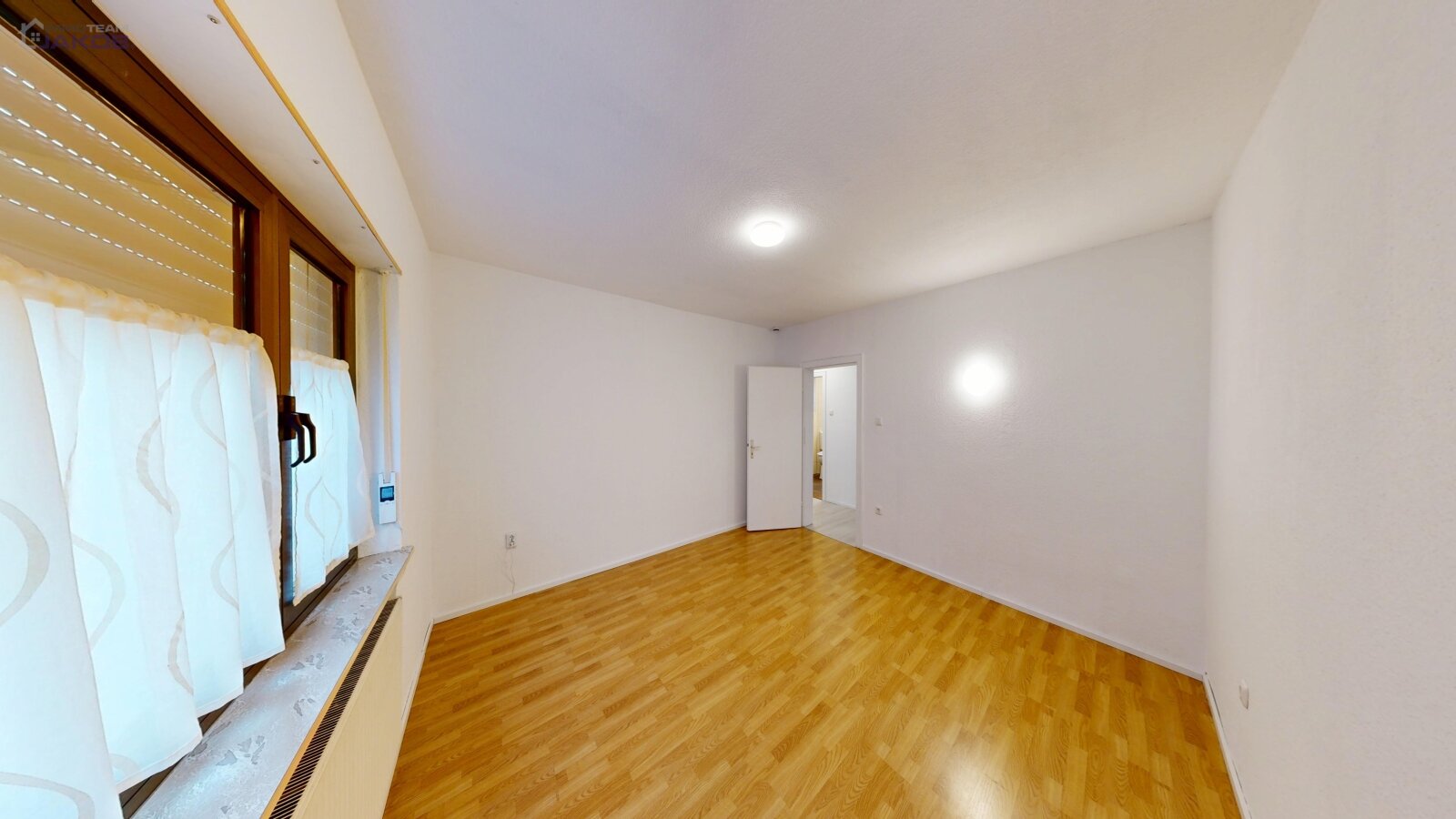 *SOLD* | Detached two-family house with garden & garages in a family-friendly residential area