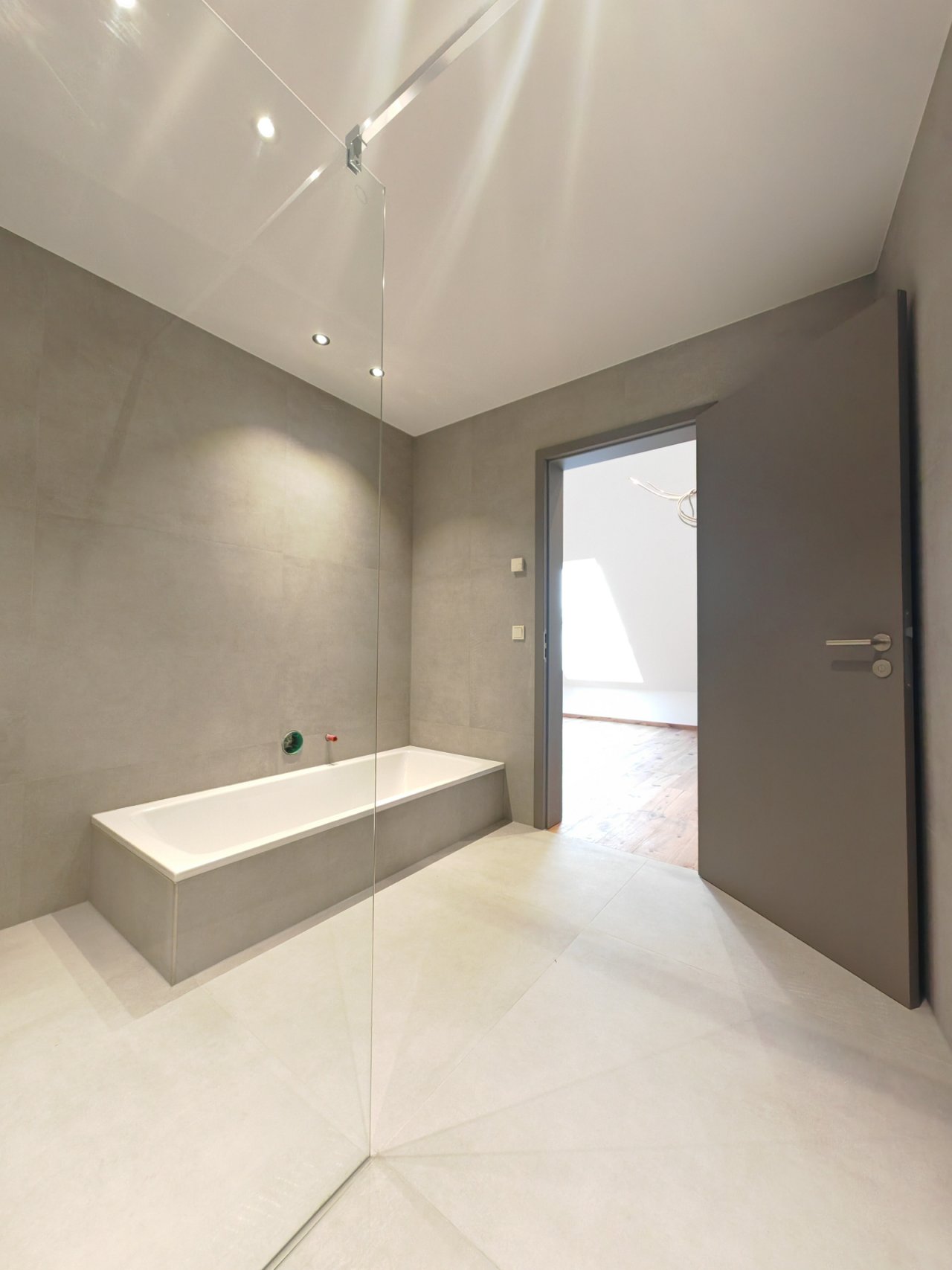 bathroom bathroom