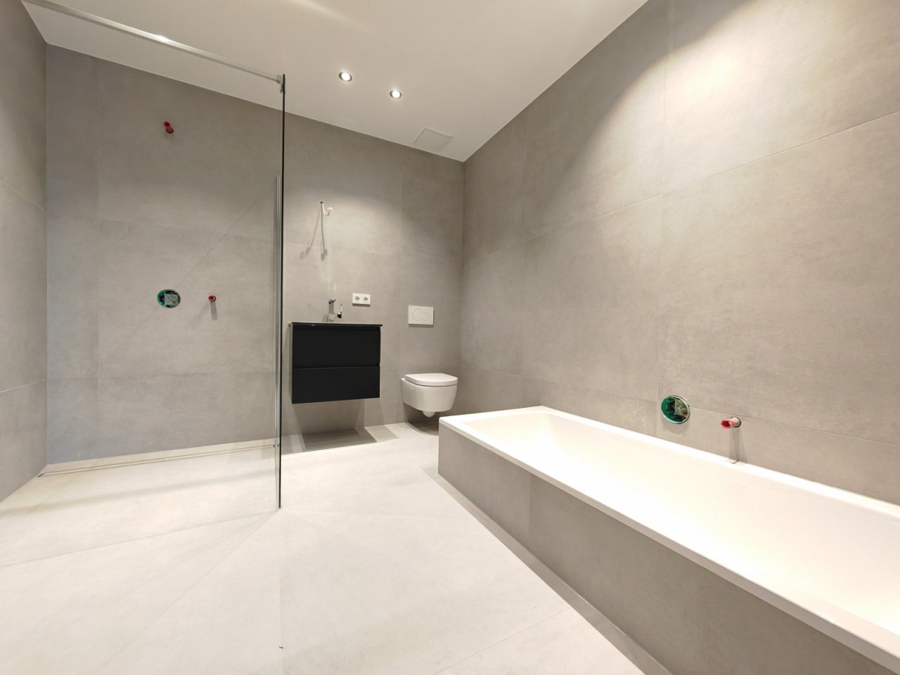 bathroom bathroom